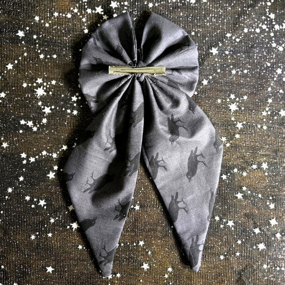 Custom Raven Print Sailor Bow - Picture 2 of 2